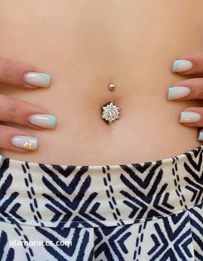 navel piercing 17