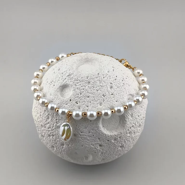 Women bracelet modern sleek cuff 2