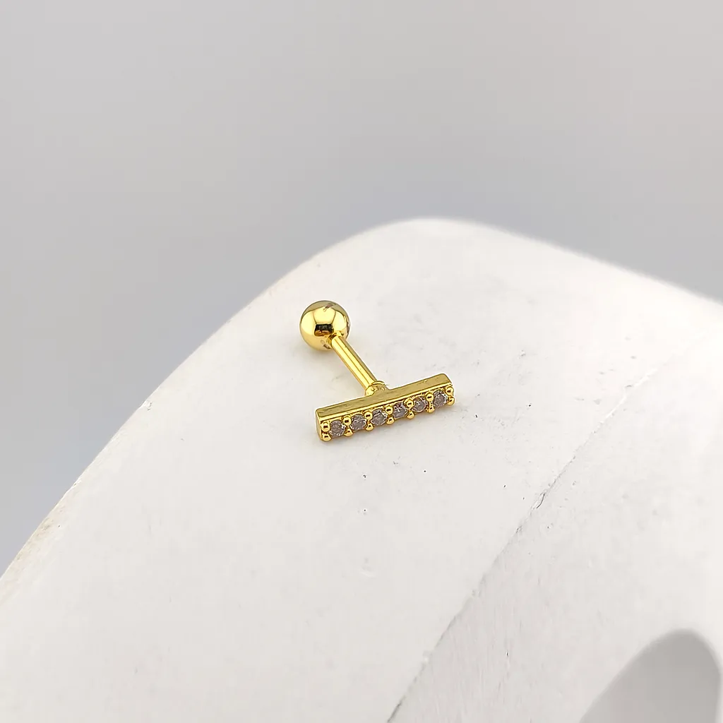 پیرسینگ گوش زنانه طلایی نگین خطی